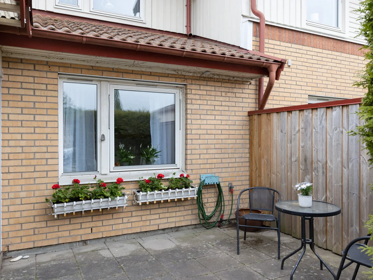 Trivsamt - parkering vid huset - tomträtt