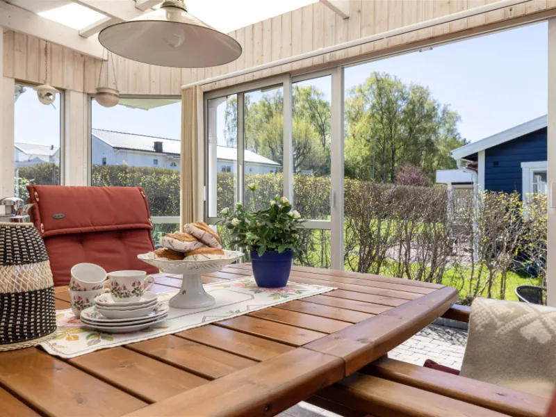 Solsäkrat på hörnet i Villshärad