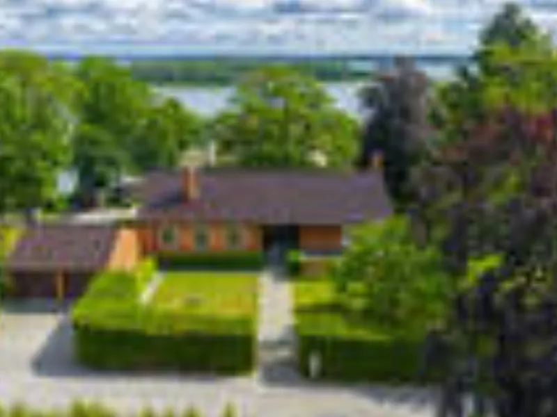 Family home with private jetty in Djursholm's diplomat city