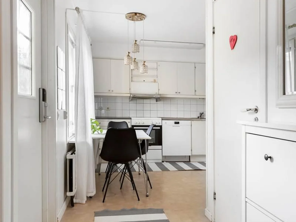 Sadelgatan 170, Smedby