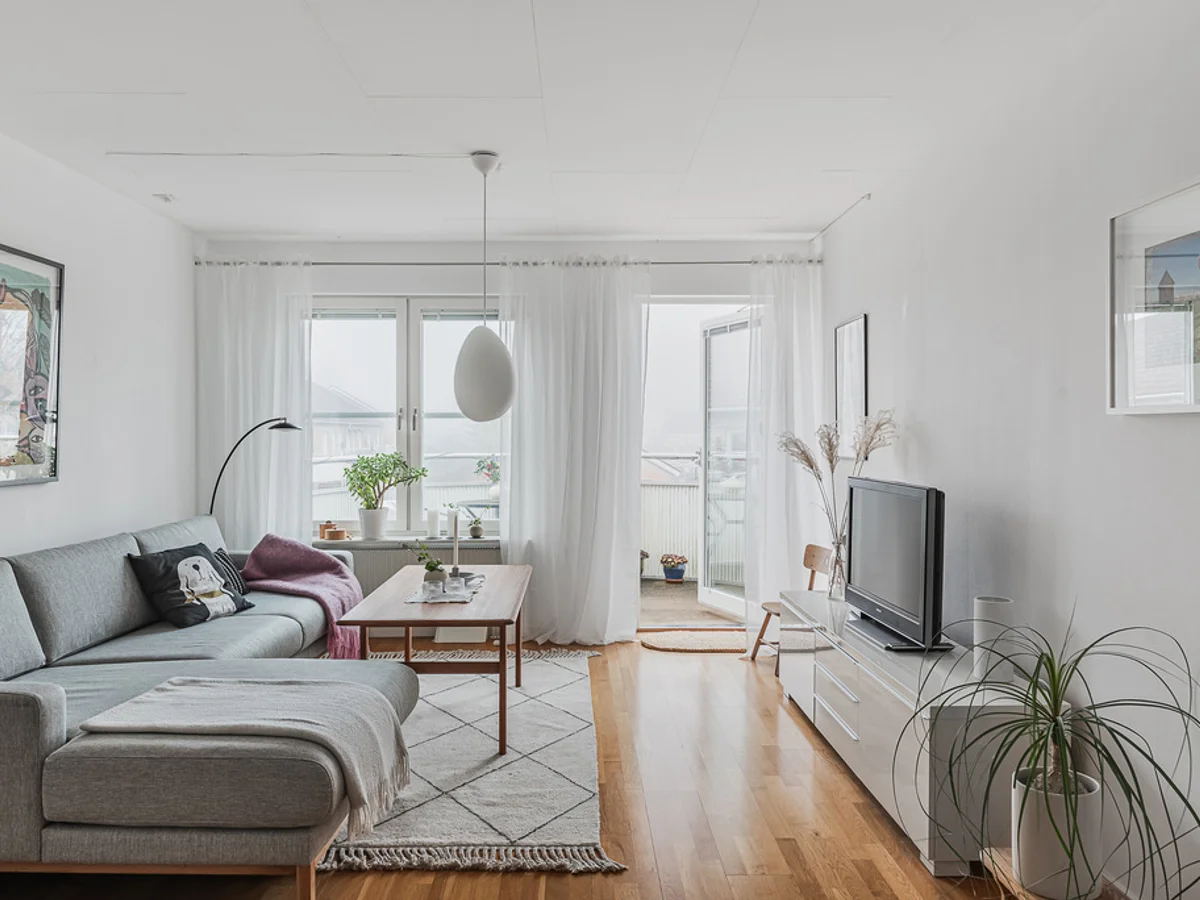 Smakfullt renoverad - Balkong med söderläge - Väl tilltagna rum - Flygelvägen 207, Östra Torn