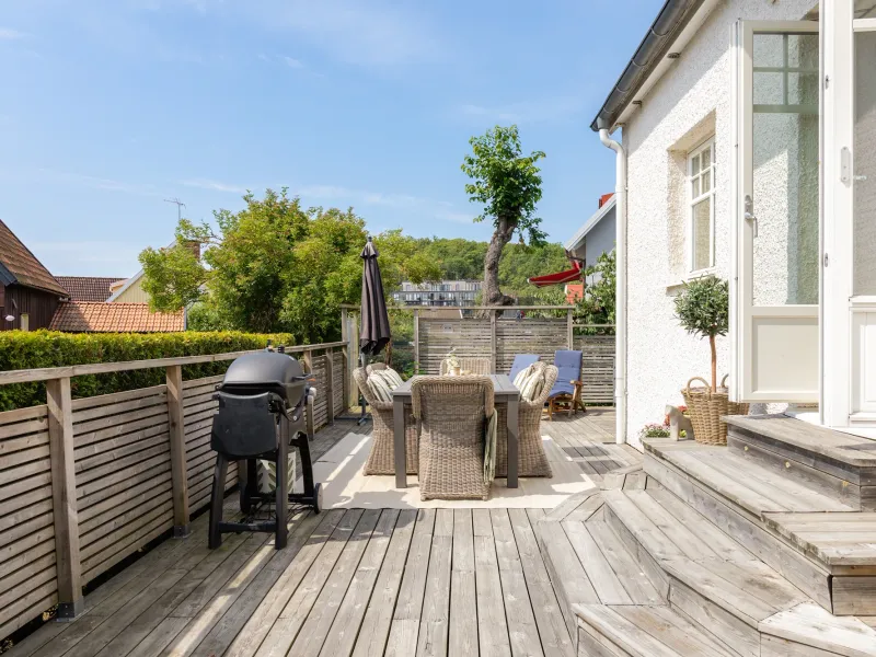 Tastefully renovated villa with a lovely terrace in popular Långedrag
