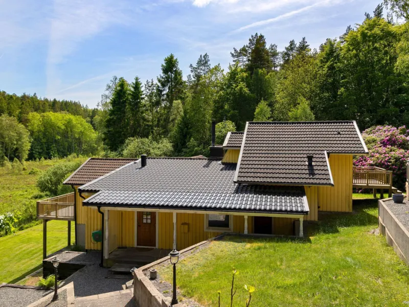 Vävra 470 - Hålta - Detached villa - HusmanHagberg