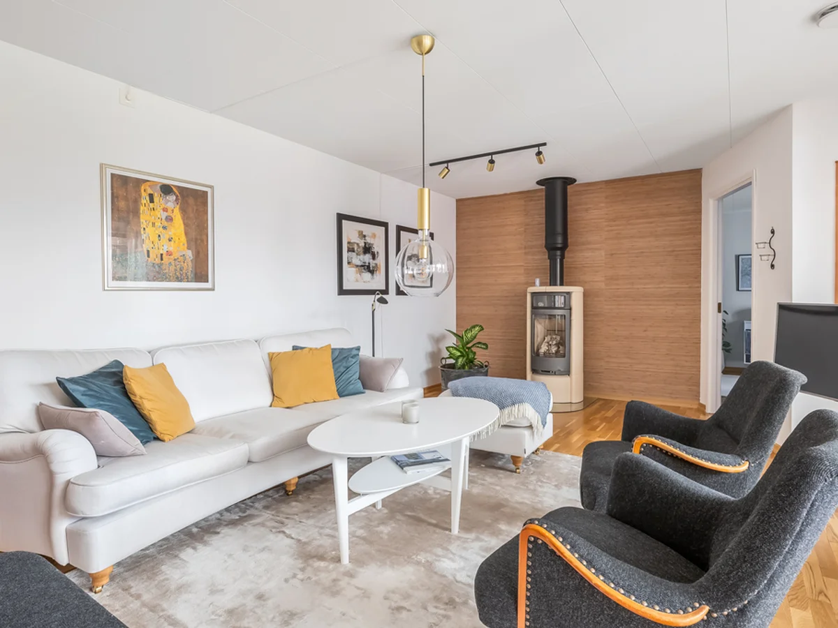 Välskött enplansvilla på Nya Riseberga – fantastisk trädgård med uterum, växthus & damm – 4 sovrum! - Giggatan 17, Nya Riseberga - Husie | Bülow & Lind