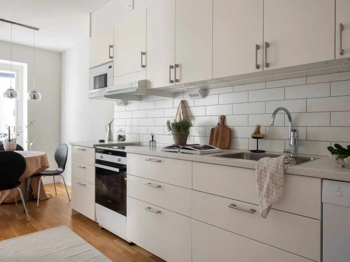 Ljus och modern fyra med balkong i populära Lundbypark!