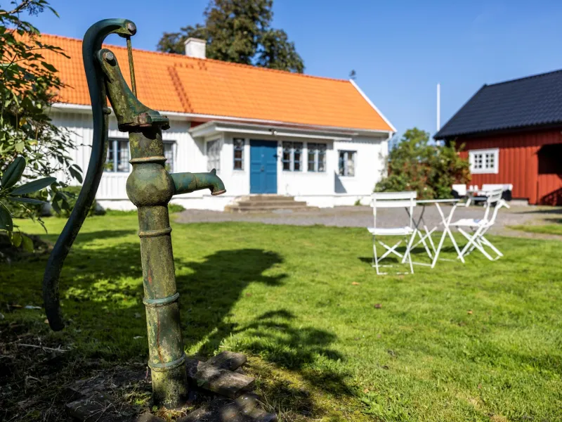 Edvard Kes väg 8, Vallda - Gård