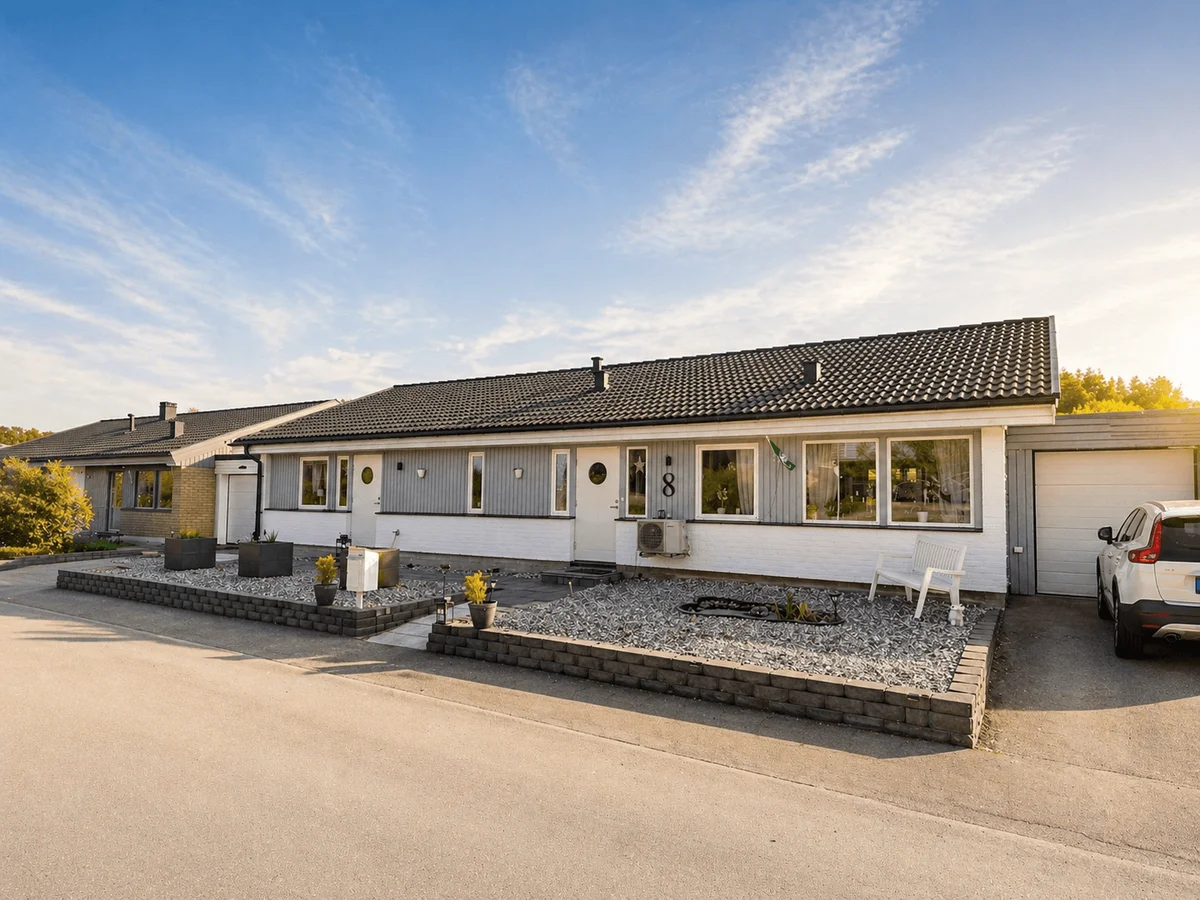 Välplanerat enplanshus med öppen fri sikt över trädtopparna - Friliggande villa (Såld)