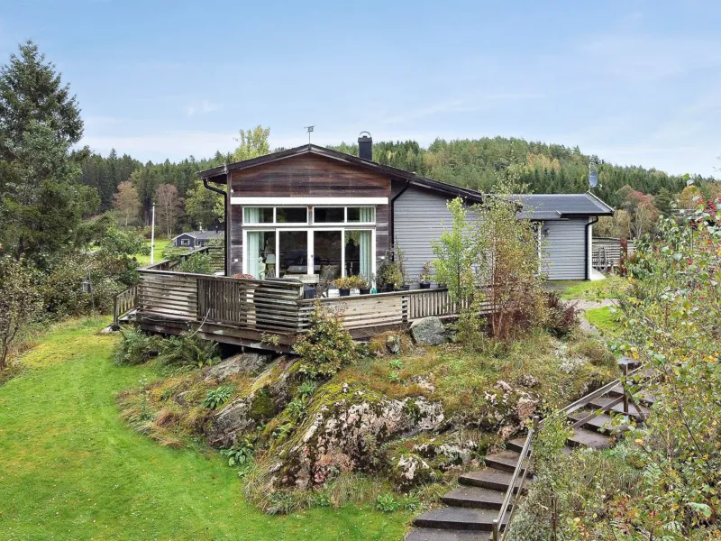 Duvesjön 190, Romelanda | Villa | SkandiaMäklarna