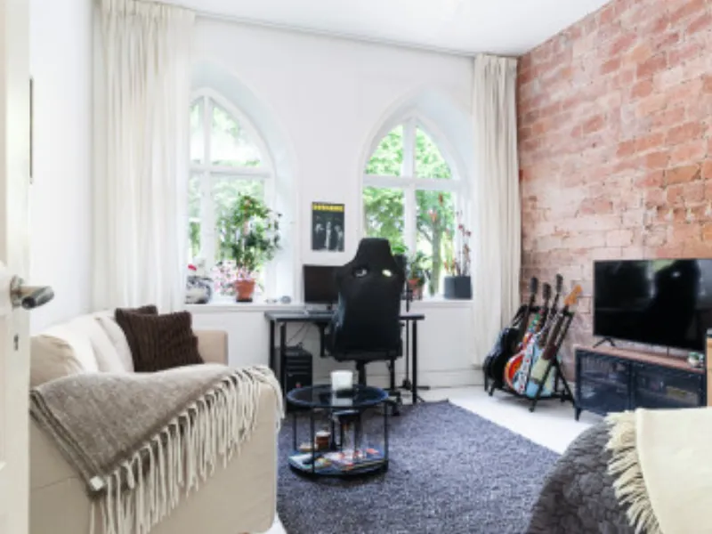 Turn-of-the-century charm with beautiful original details and city-centre location
