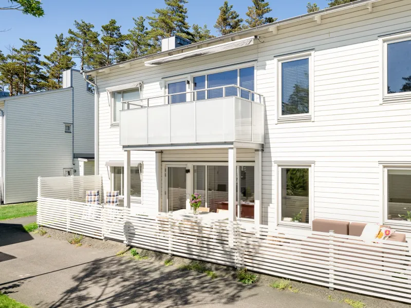Stylish ground-floor apartment with two patios and a location close to nature in Åhus