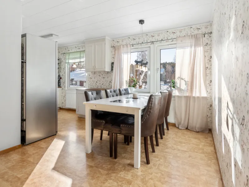 Villa till salu på Holkvägen 36 i Lycksele - Mäklarhuset