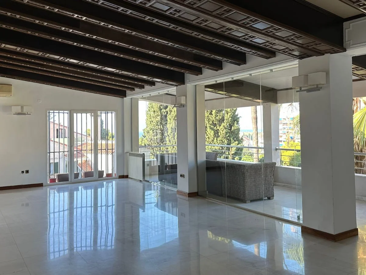 Exclusiva Villa de Lujo con Vistas en El Candado, Málaga