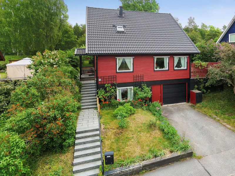 Avstyckningsvägen 74 - Viksjö, Järfälla - Friliggande villa - HusmanHagberg