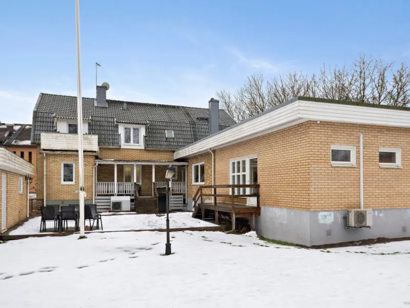 Riksvägen 29 - Hyresfastighet med bostäder och lokaler i Lyckeby