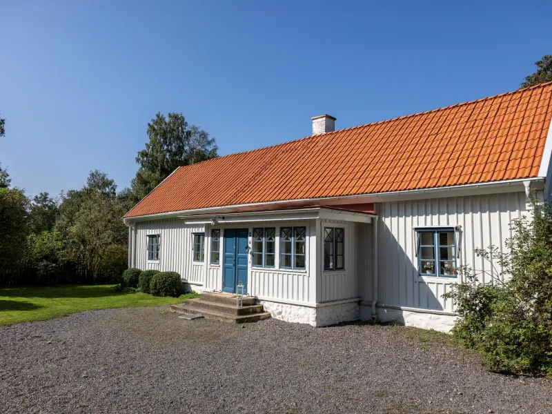 Edvard Kes väg 8, Vallda - Gård