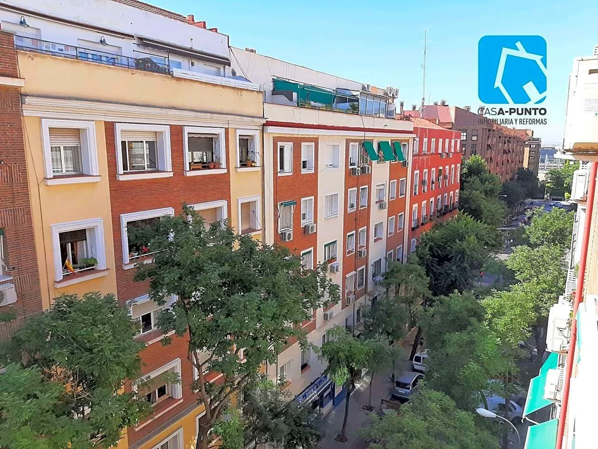 ALQUILER de piso en Pacífico, Madrid