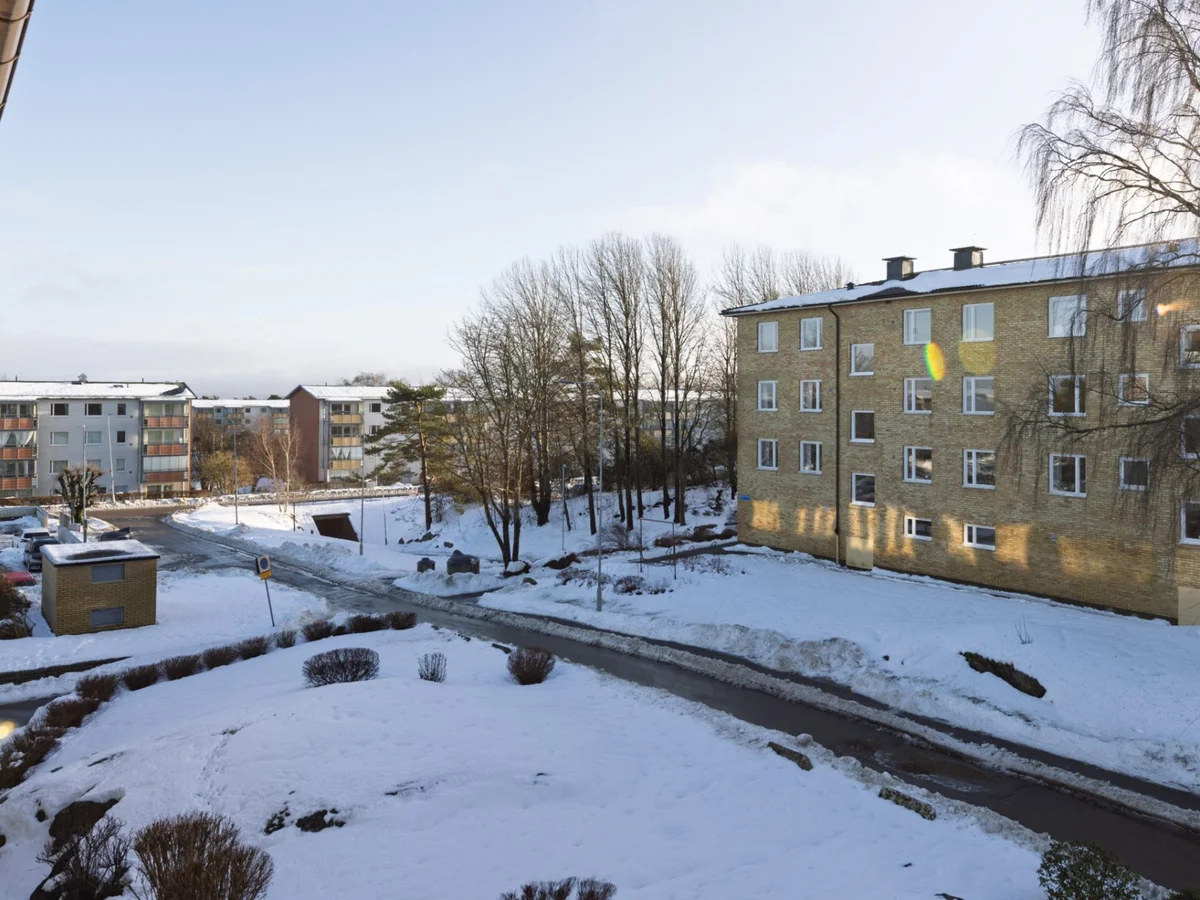 Ljus trea med balkong i söderläge!