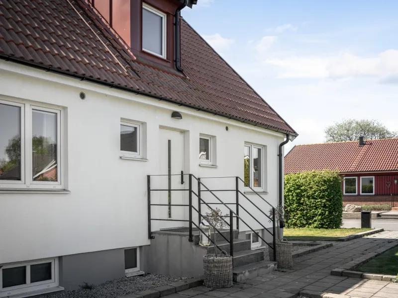 Fully renovated 1940s villa in a family-friendly area