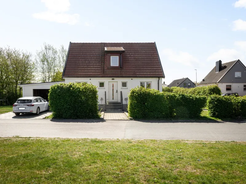 Fully renovated 1940s villa in a family-friendly area