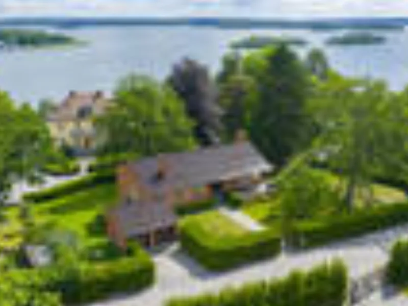 Family home with private jetty in Djursholm's diplomat city