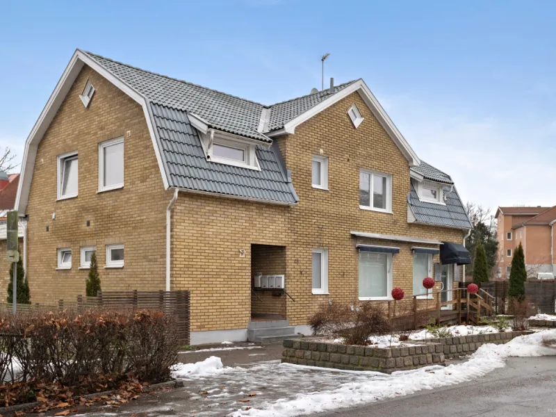 Riksvägen 29 - Hyresfastighet med bostäder och lokaler i Lyckeby