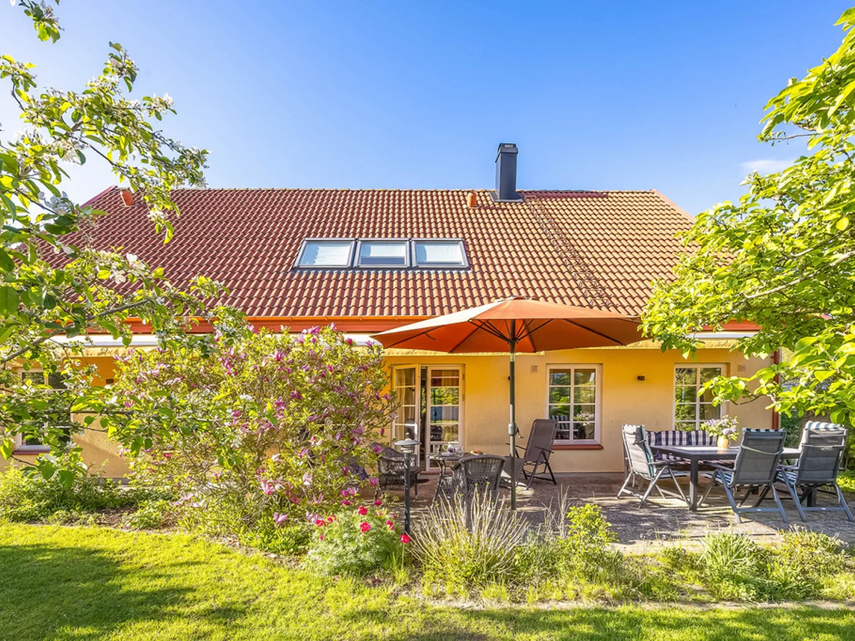 Naturnära villadröm i 1,5-plan + garage - Byggår 2003 - Boarean 208 kvm inkluderar 3 badrum - Hjortstigen 3B, Genarp | Bülow & Lind