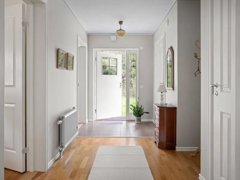 Husbyvägen 30 - Bro - Detached villa - HusmanHagberg